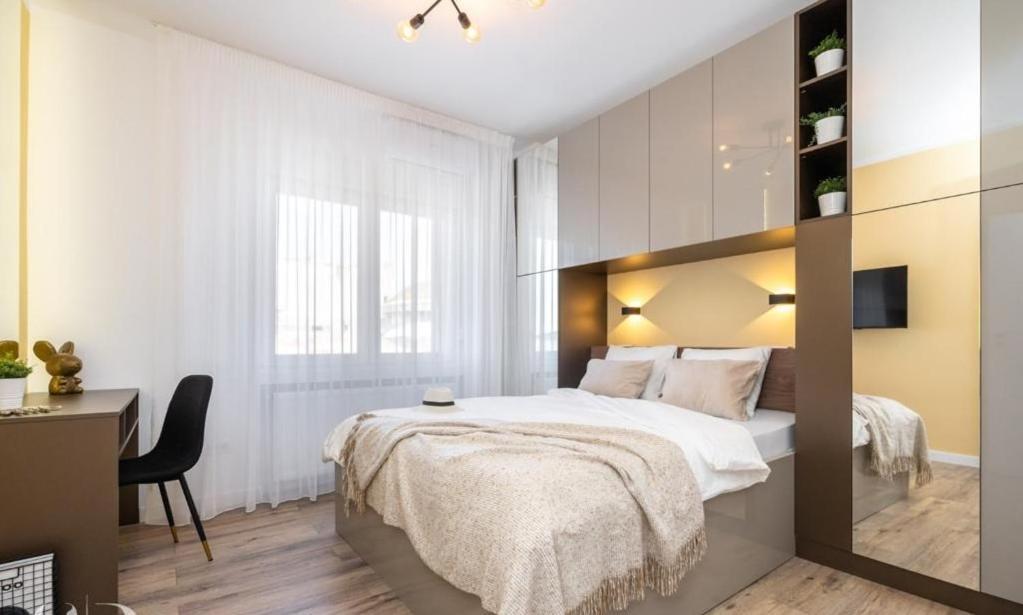 Majestic Apartament With View In Magheru Bukarest Eksteriør billede